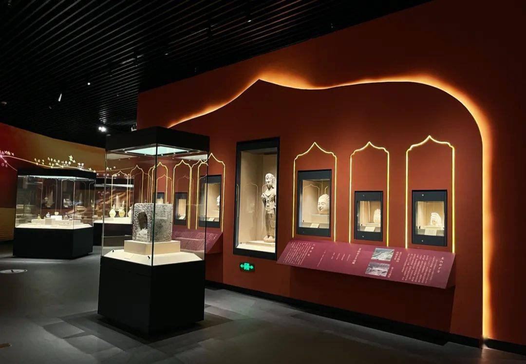 太原博物馆以展示太原历史,揭示晋阳文化内涵为主体,通过河流曲绕