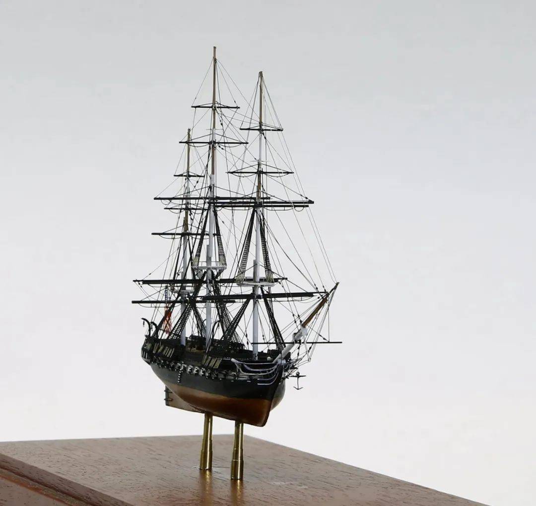 把美国海军"宪法号"放在火机边上,这要是一不小心