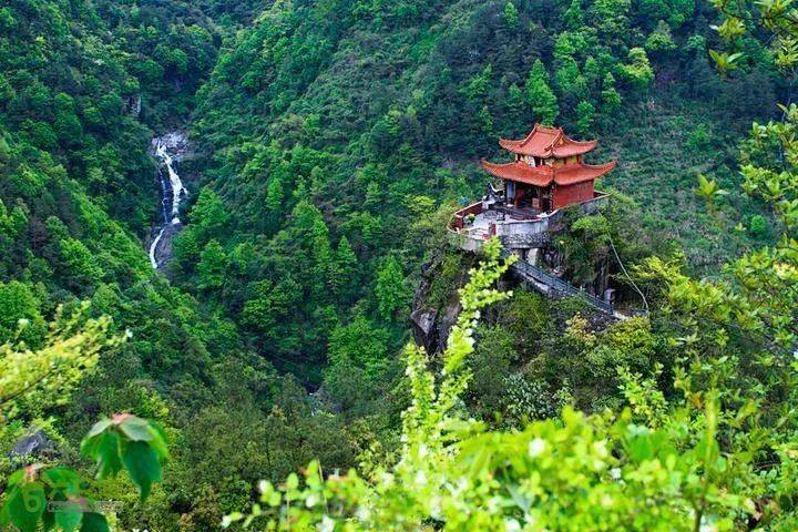 古镇腾蛟,地处平阳县西北部,原名郑家堡.