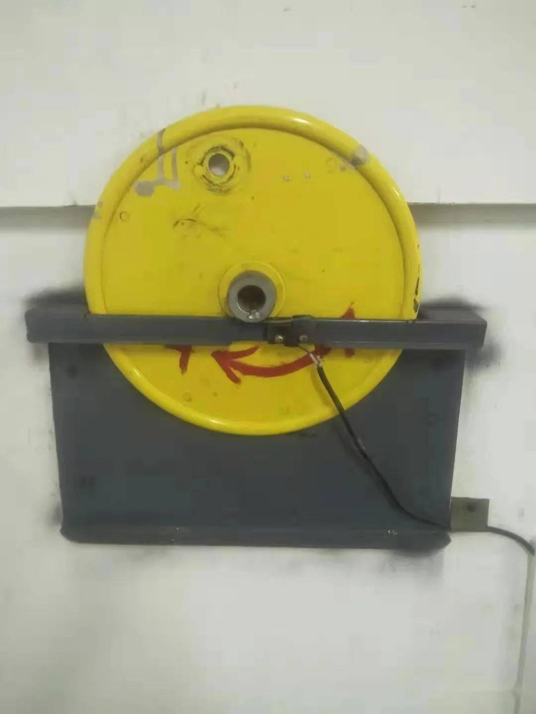 这个电梯盘车手轮托架设计得好值得推广