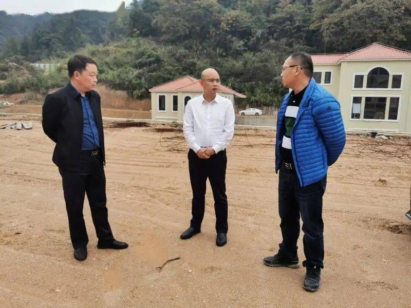 挂点县领导蓝晓植刘莉在富城乡指导巩固拓展脱贫攻坚