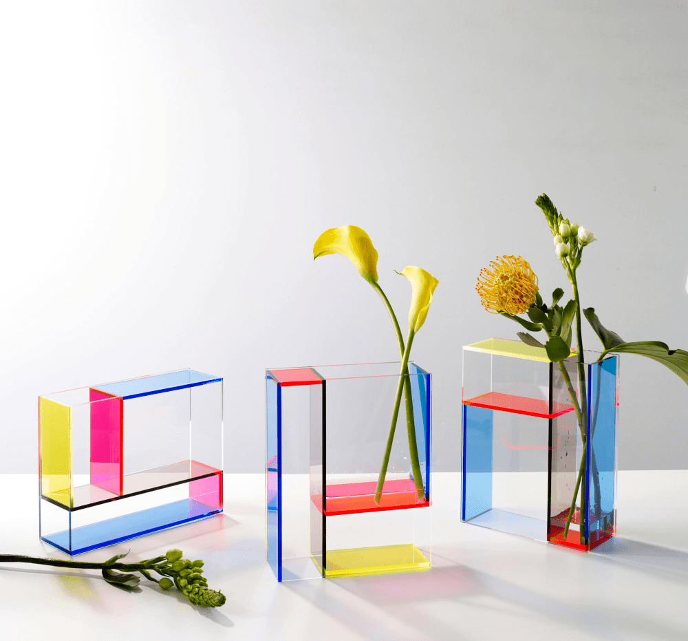 带着水晶玻璃般的美感亚克力将其绝美的造型带入我们的生活今日