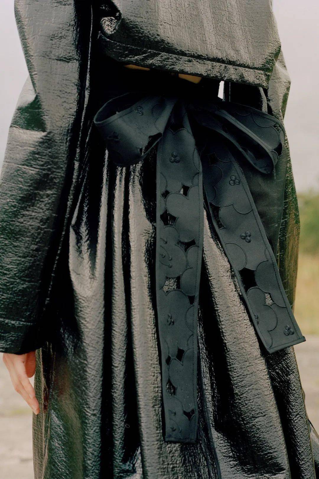 品牌 为「童话」找到合适的安放,来自北欧的浪漫!Cecilie Bahnsen将心跳融入到雨声、风声、吉他声中!