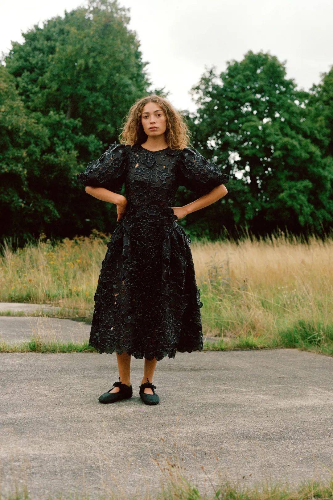 品牌 为「童话」找到合适的安放,来自北欧的浪漫!Cecilie Bahnsen将心跳融入到雨声、风声、吉他声中!