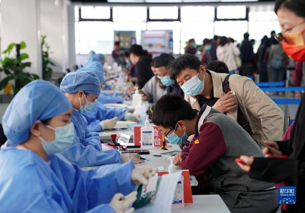 新华|新华全媒+丨上海全面开展6至11岁人群新冠疫苗接种工作