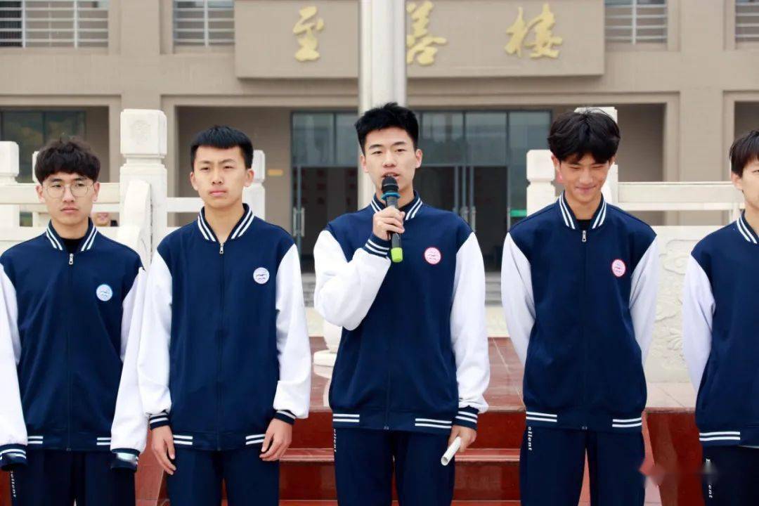 新密二高这群帅小伙荣获2021年市长杯足球联赛高中组冠军!_新密市