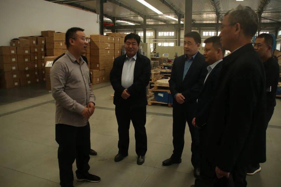 县政府副县长布方锋到山东鹰联光电科技有限公司开展调研活动