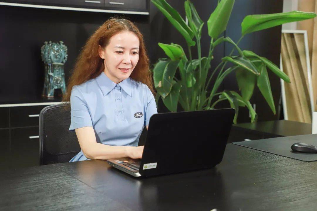 《每日经济新闻》专访云创大数据张真董事长