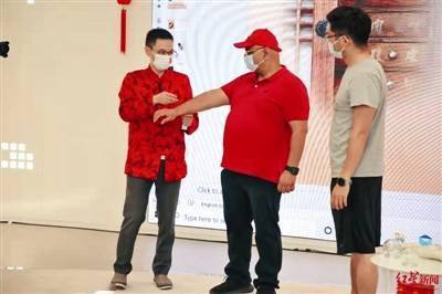 针灸|四川中医师迪拜世博会亮针灸绝活