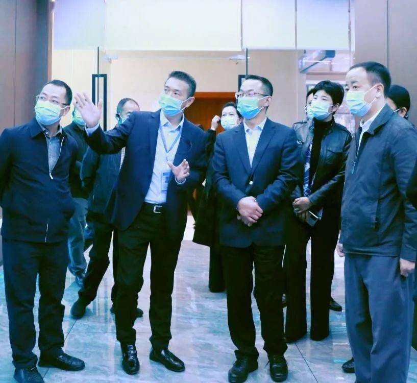 九龙县委书记祝邦文一行到青白江区人民医院考察交流对口支援工作