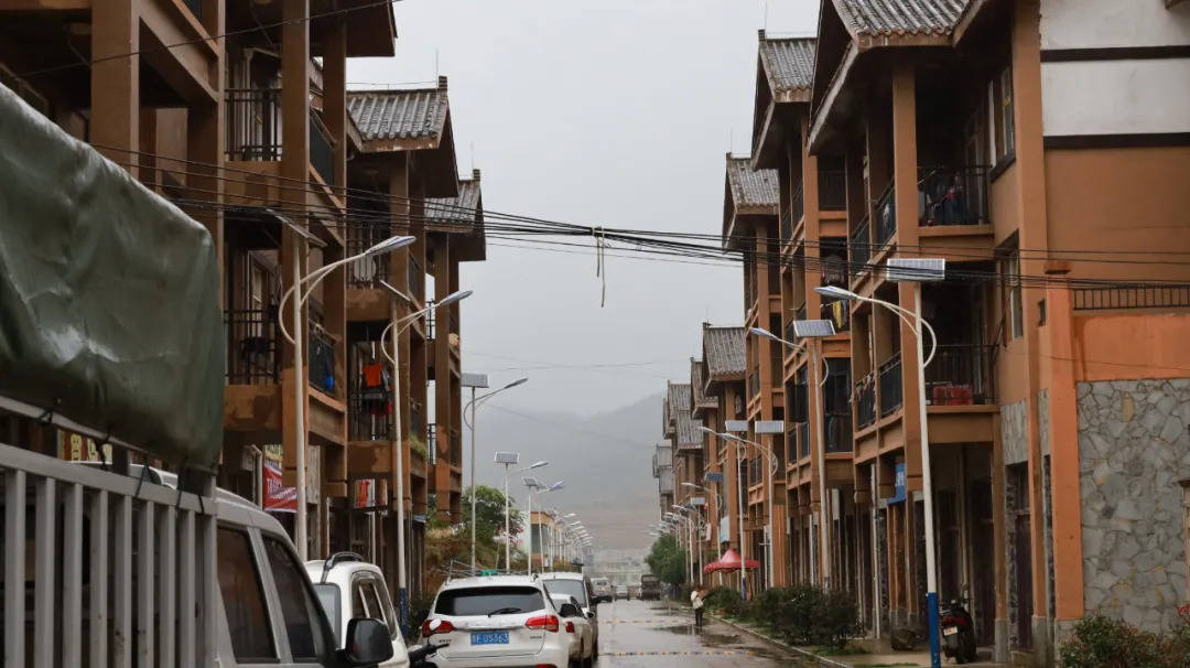 安居又乐业群众笑颜开大街乡易地搬迁安置点群众过上新生活