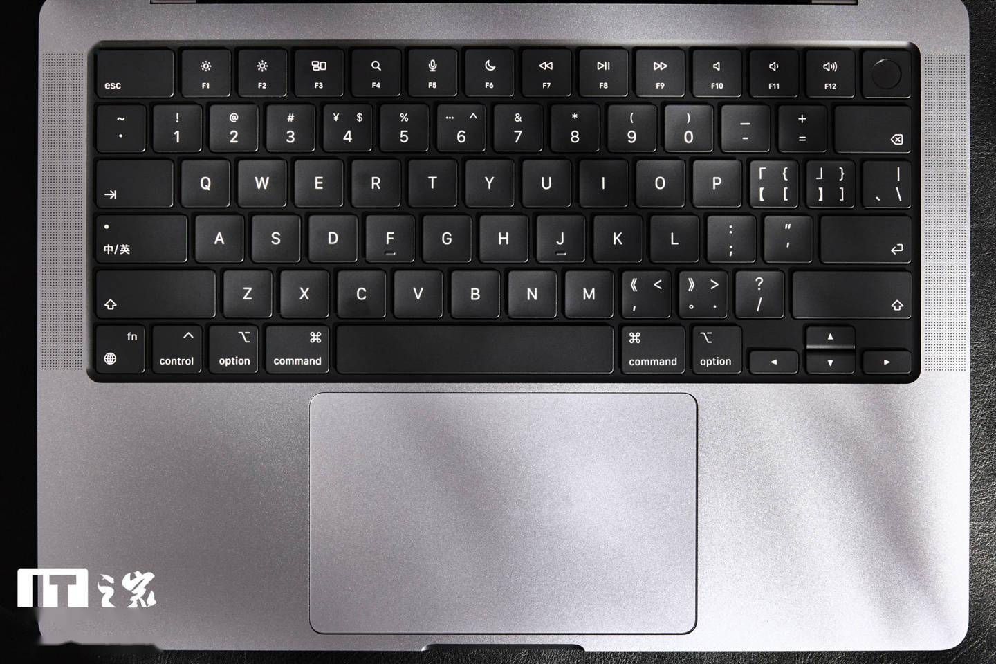MagSafe|苹果MacBook Pro 14英寸2021图赏：绚丽Liquid视网膜XDR显示屏
