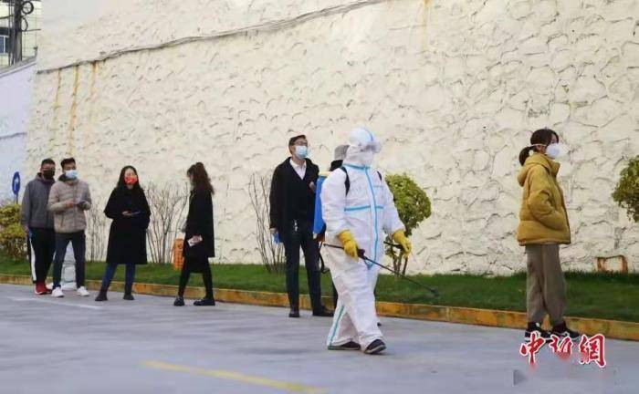 国家|专访钟南山团队：人类如何应对新冠病毒变异？