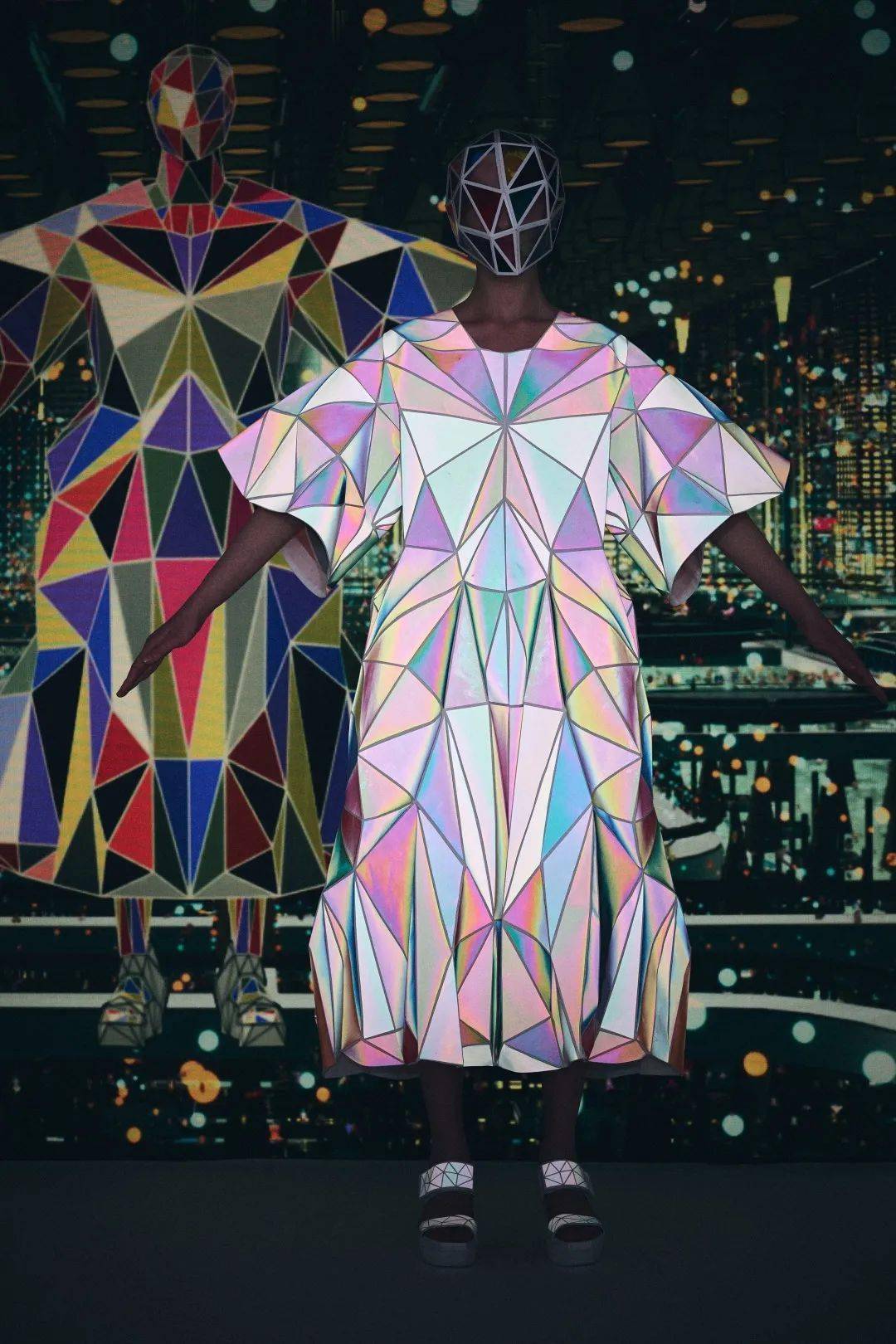 公众 科技感拉满的服装秀！日本三代设计师森永邦彦2022春夏系列发布！