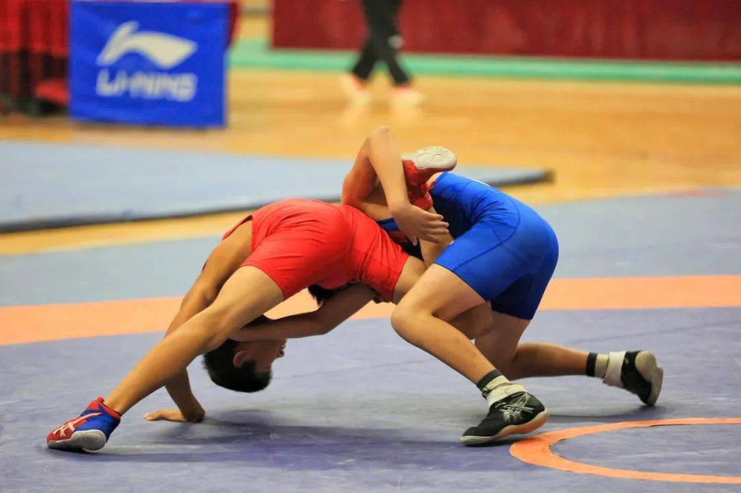 2021安徽青少年摔跤锦标赛在淮北举行,看摔跤小将精彩对决!_比赛