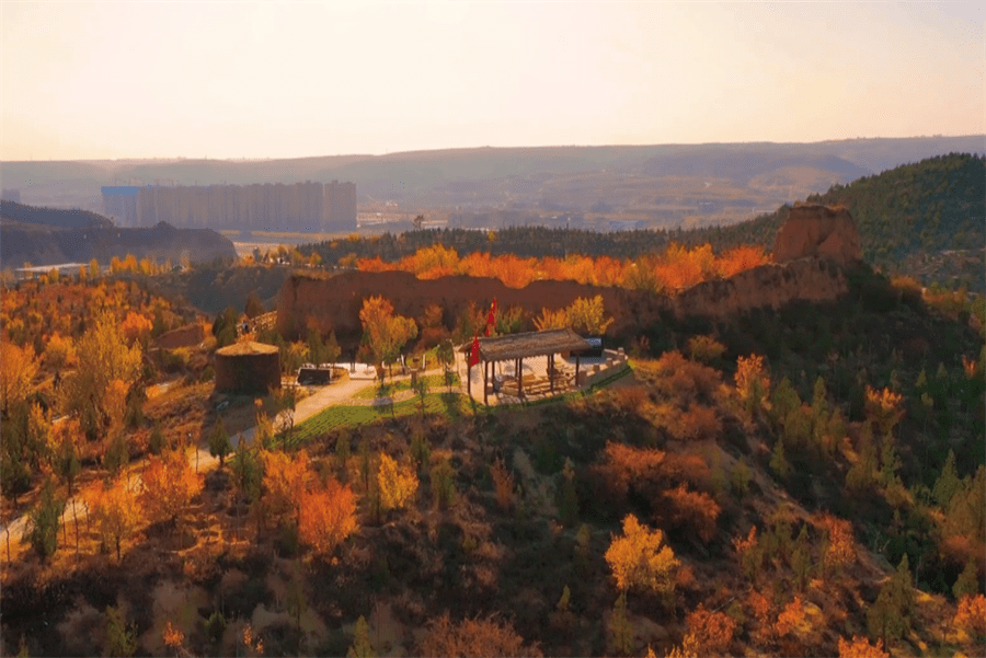 塞下秋来风景异 麟州故城美如画