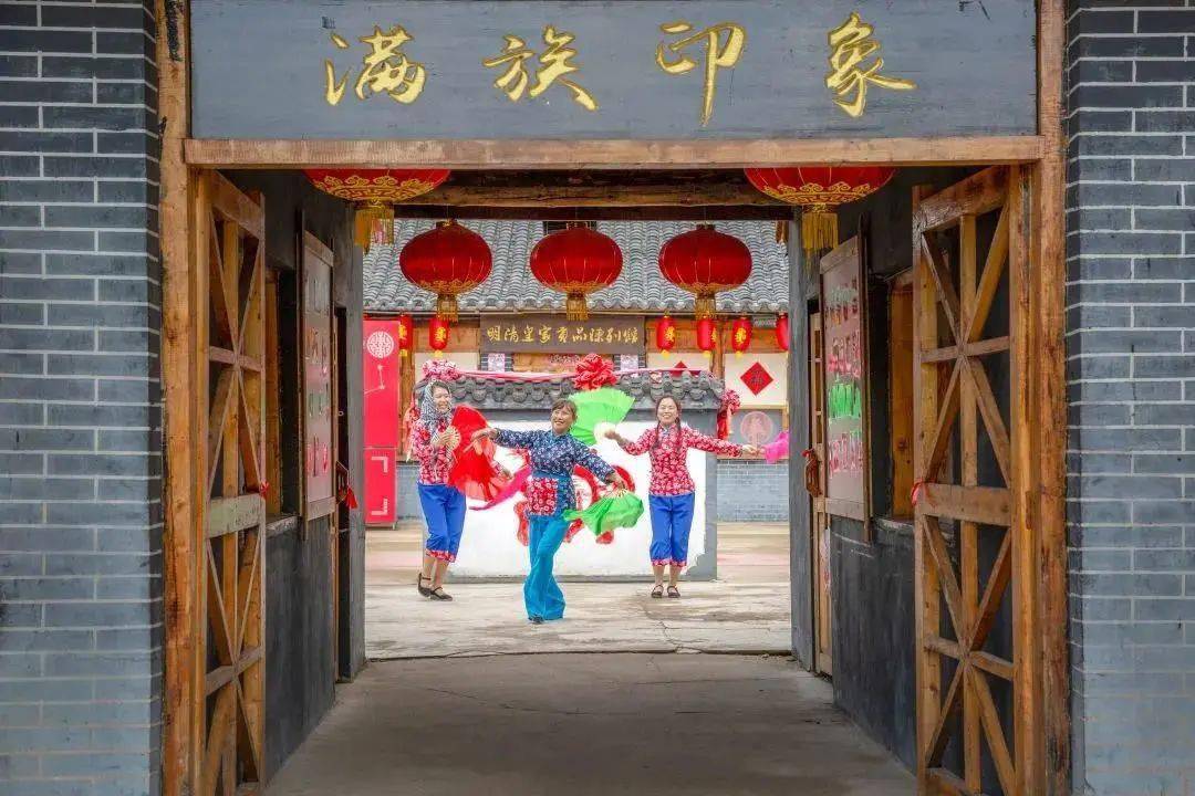 松花朝鲜族民俗村峡谷浮石林到安图旅游,您可以到长白山大关东文化园