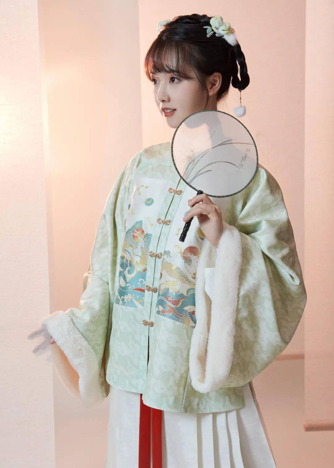 马上预约top级红人辛九儿汉服直播首秀