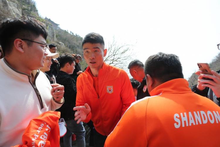 通知|记者：国足确实向泰山发出征调通知，但吉翔有伤在身无缘国足