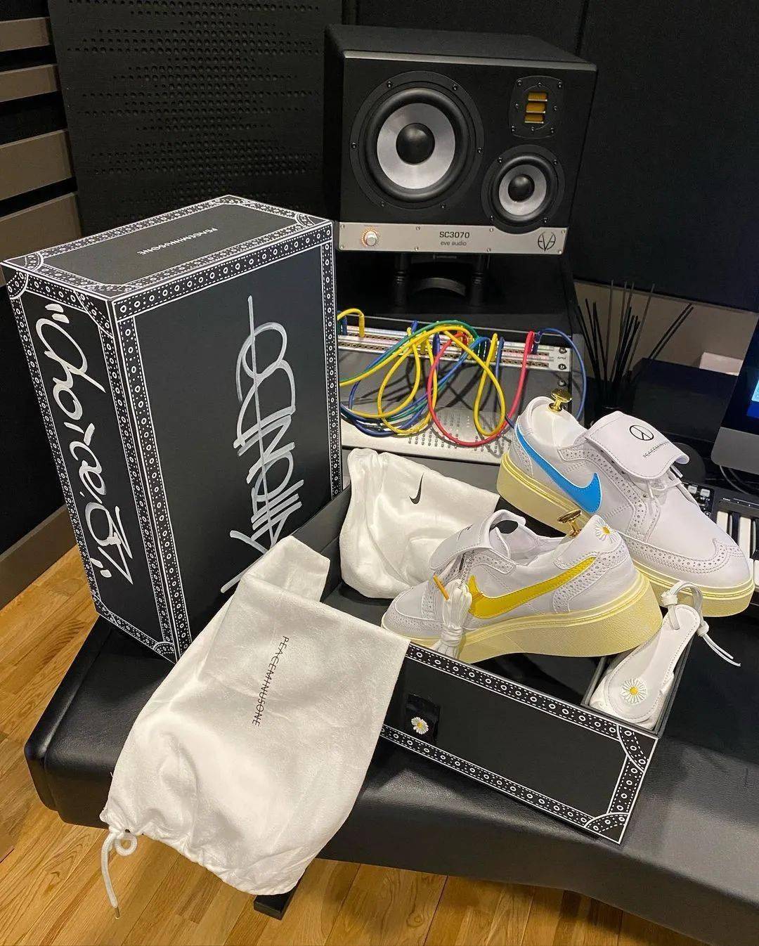 Supreme Off-White x AJ2联名来袭 | Supreme最新型录 | Fear Of God秋冬上架