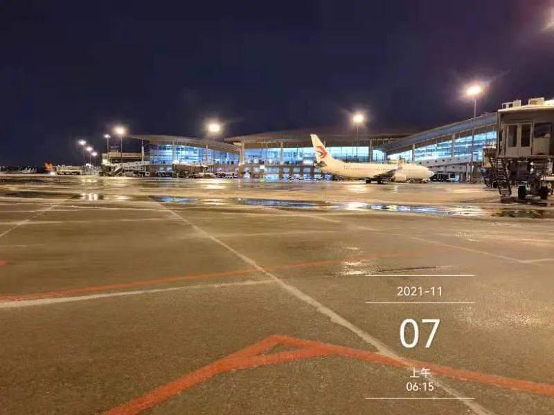 太原今冬第一场雪东航全力保障旅客安全顺利出行