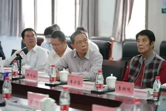 贾峪镇|50+21！本轮疫情已波及20省份！第三针疫苗打不打？钟南山最新研判！