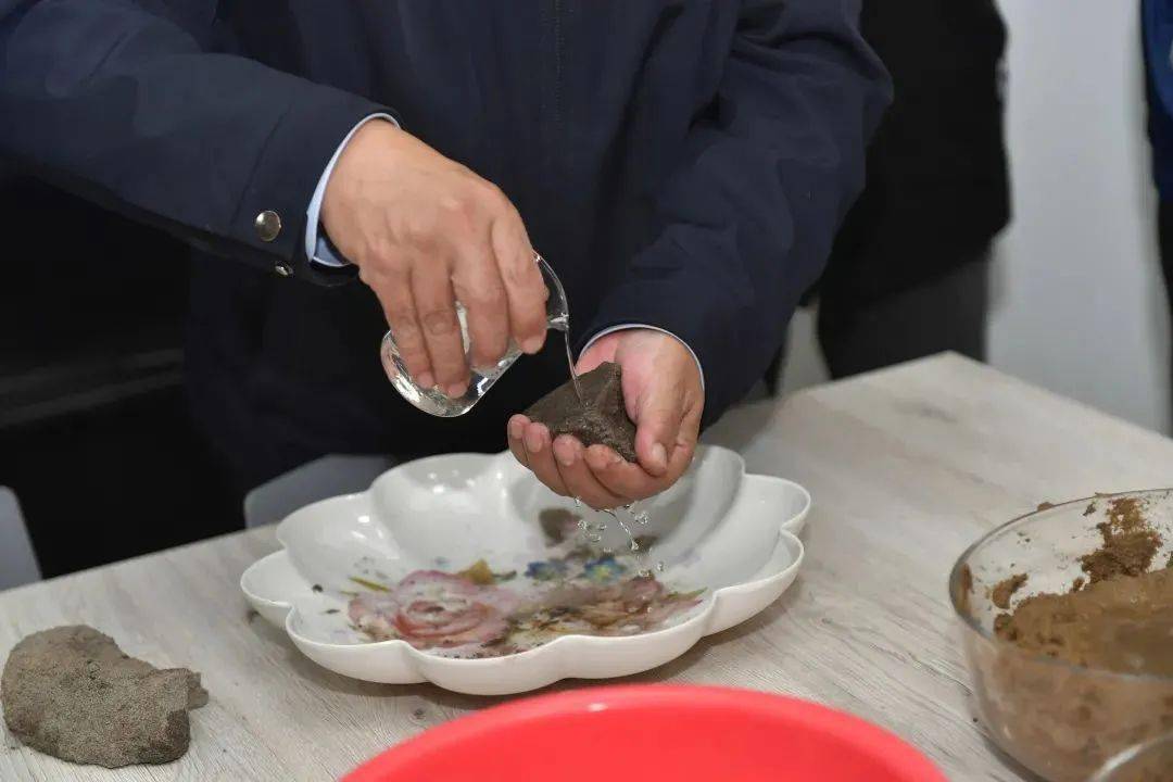 闪亮的名字2021最美科技工作者易志坚
