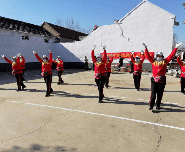 新时代文明实践邵庄村农民运动会欢乐开赛跳绳滚南瓜袋鼠跳摸石过河有