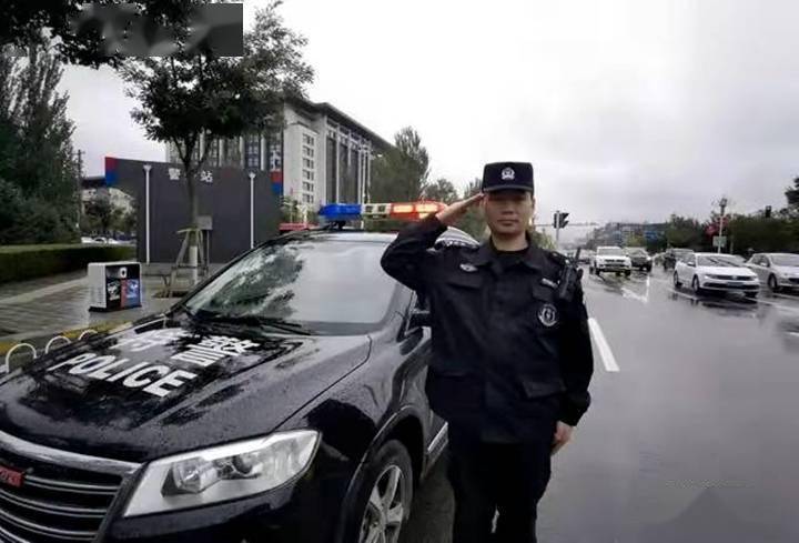 辅警执勤图片