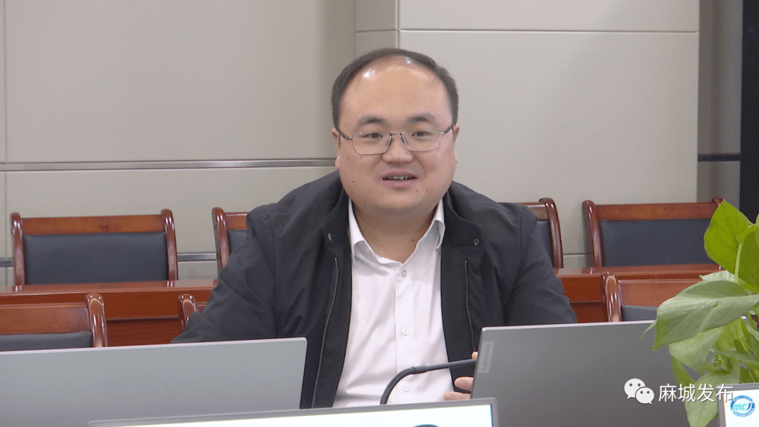 11月10日,市委副书记,代理市长裴永波与湖北科技学院