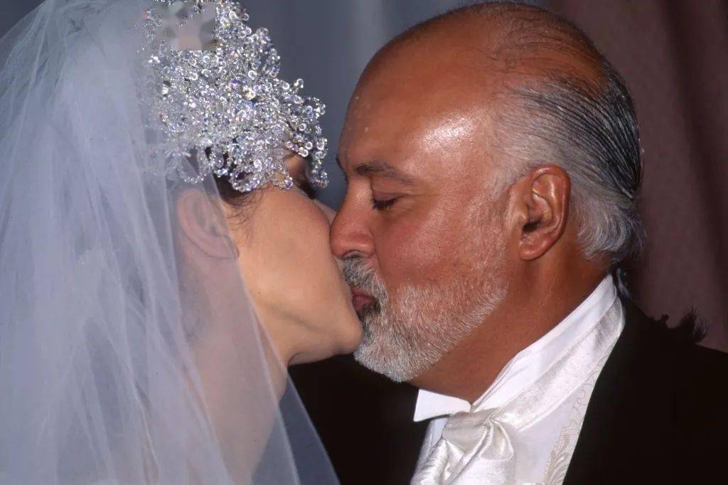 加拿大国宝级歌手席琳·迪昂突发重病!