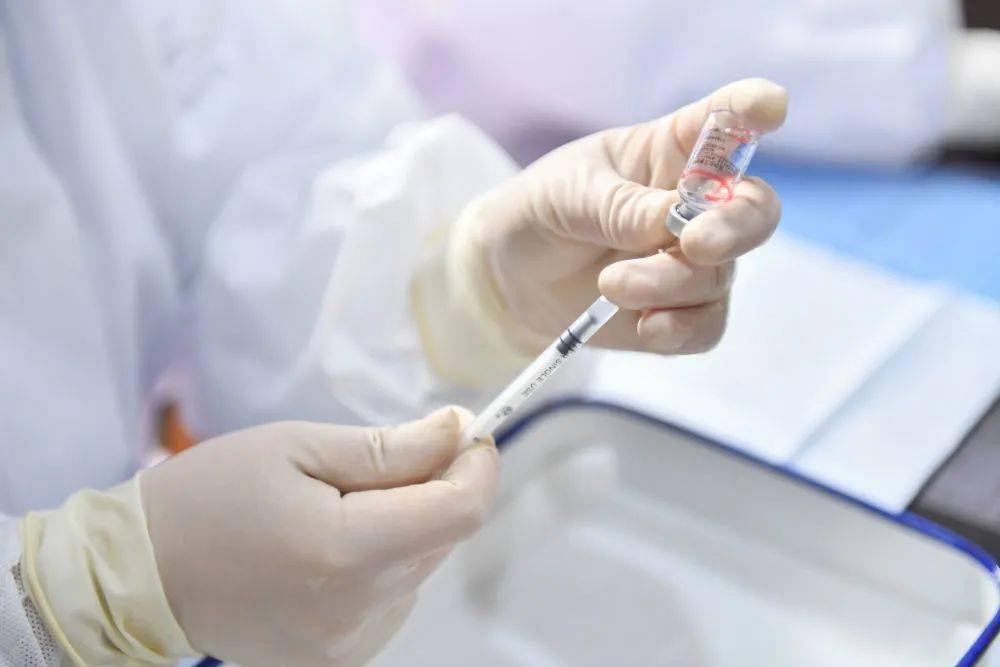 疫苗|有多少人打了加强针？能防住高度变异的病毒吗？