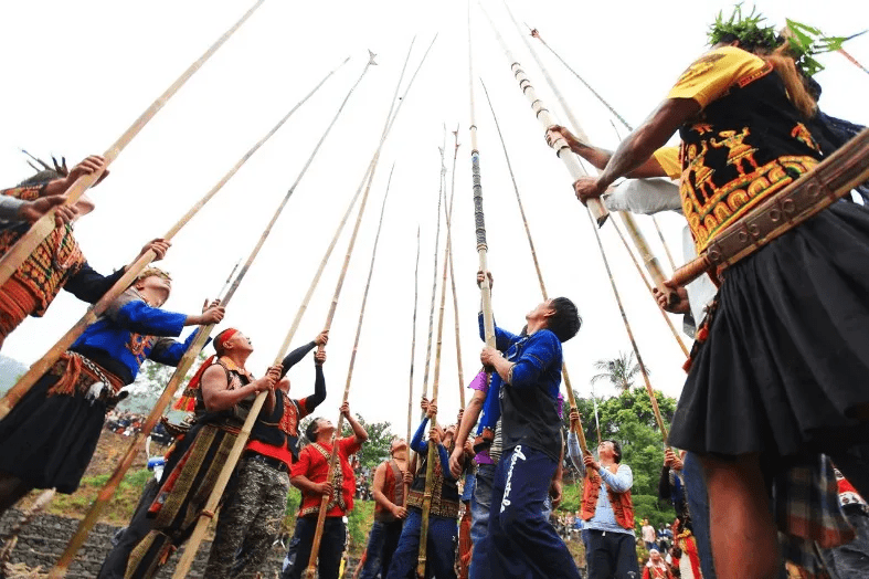 台湾原住民高山族举行五年祭总之在拜拜这件事上,你不得不服台湾人