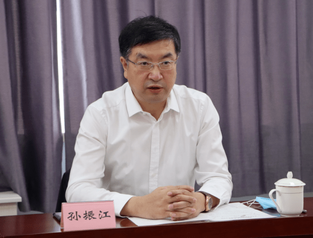 孙振江以市人大代表正式候选人身份与选民代表见面交流