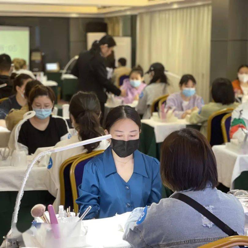 鉴定考试75%的美甲师职业生涯不超过2年~