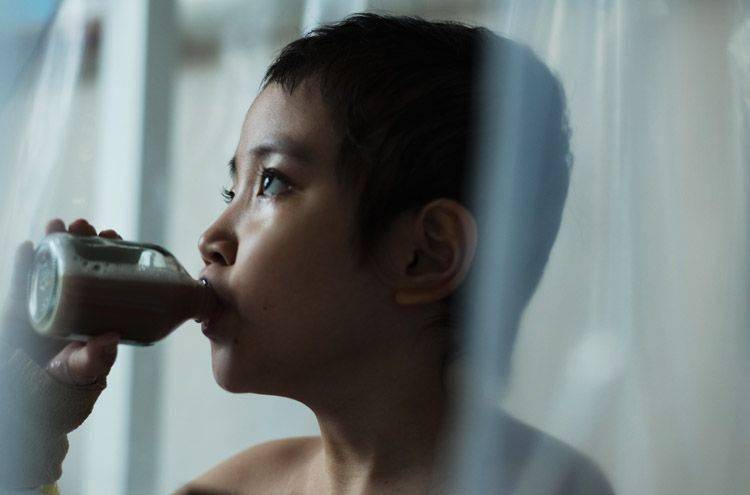 病友|“罩子”里的小姑娘