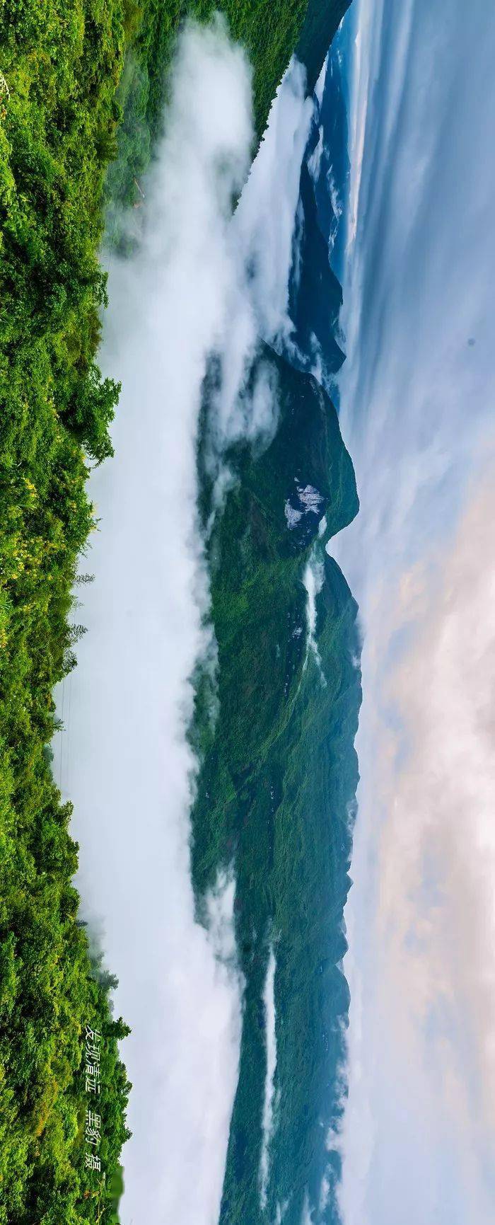 就在今天早上阳山县秤架大峡谷惊现广东罕见的云海奇观