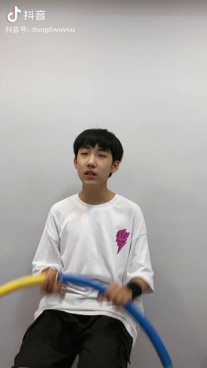 变装我这水平只能拍成这样了大家对付看哈艾小米董李无忧