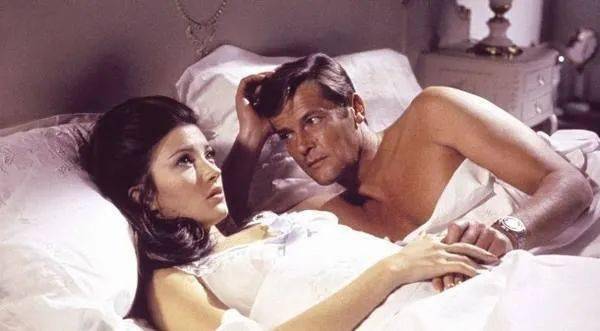 邦德|他终于不找花瓶女了?