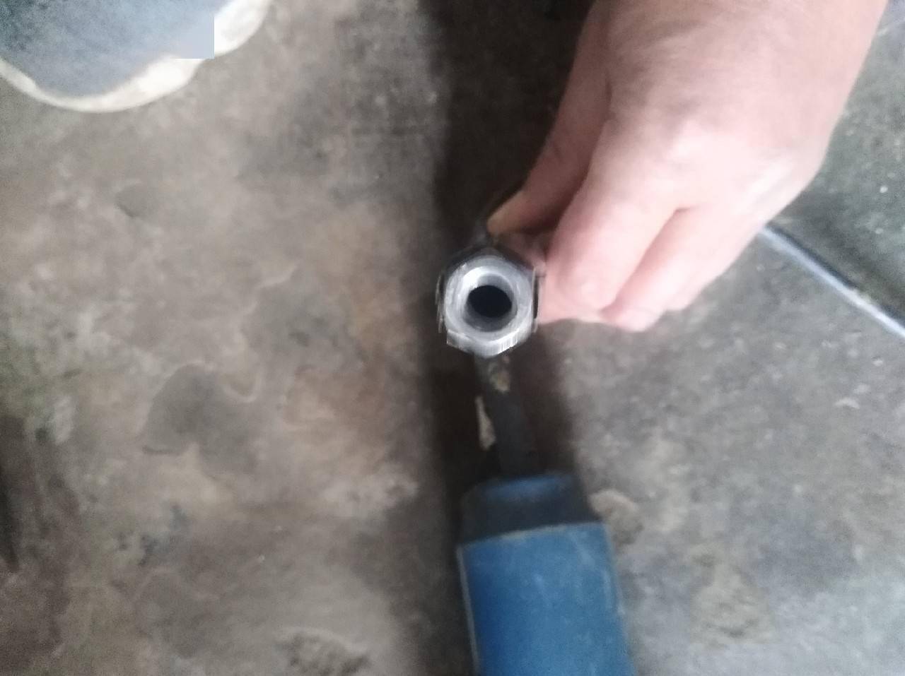 diy抄网头的螺丝滑丝了怎么办看大师怎么修理