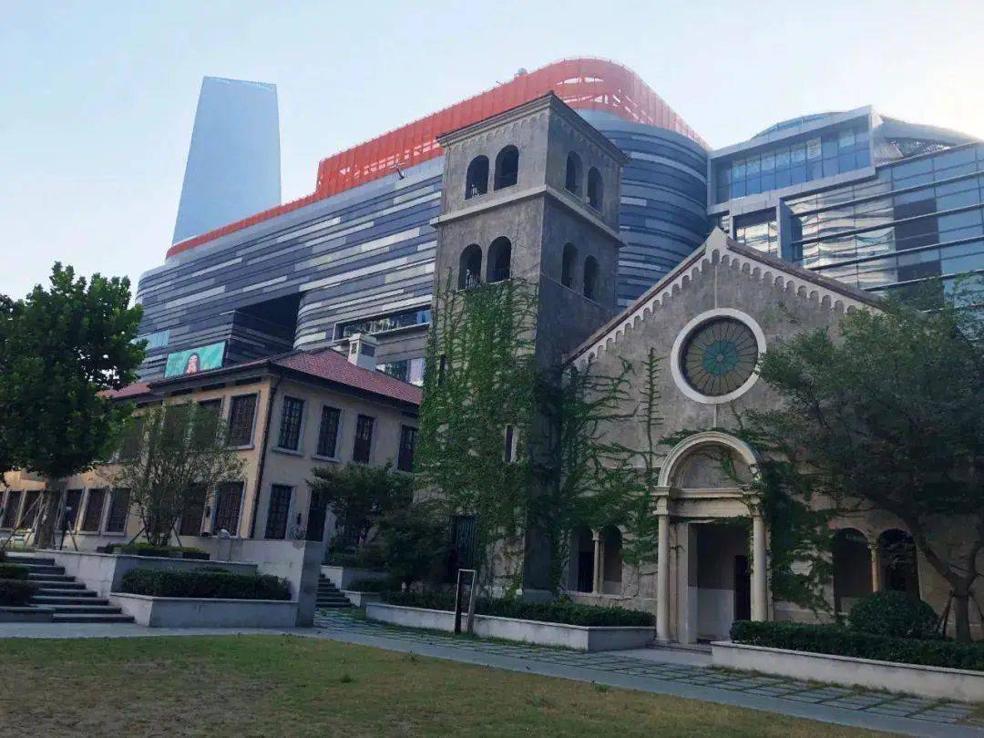 长宁来福士张爱玲的母校圣玛利亚女中的旧址如今只留存一座古老钟楼