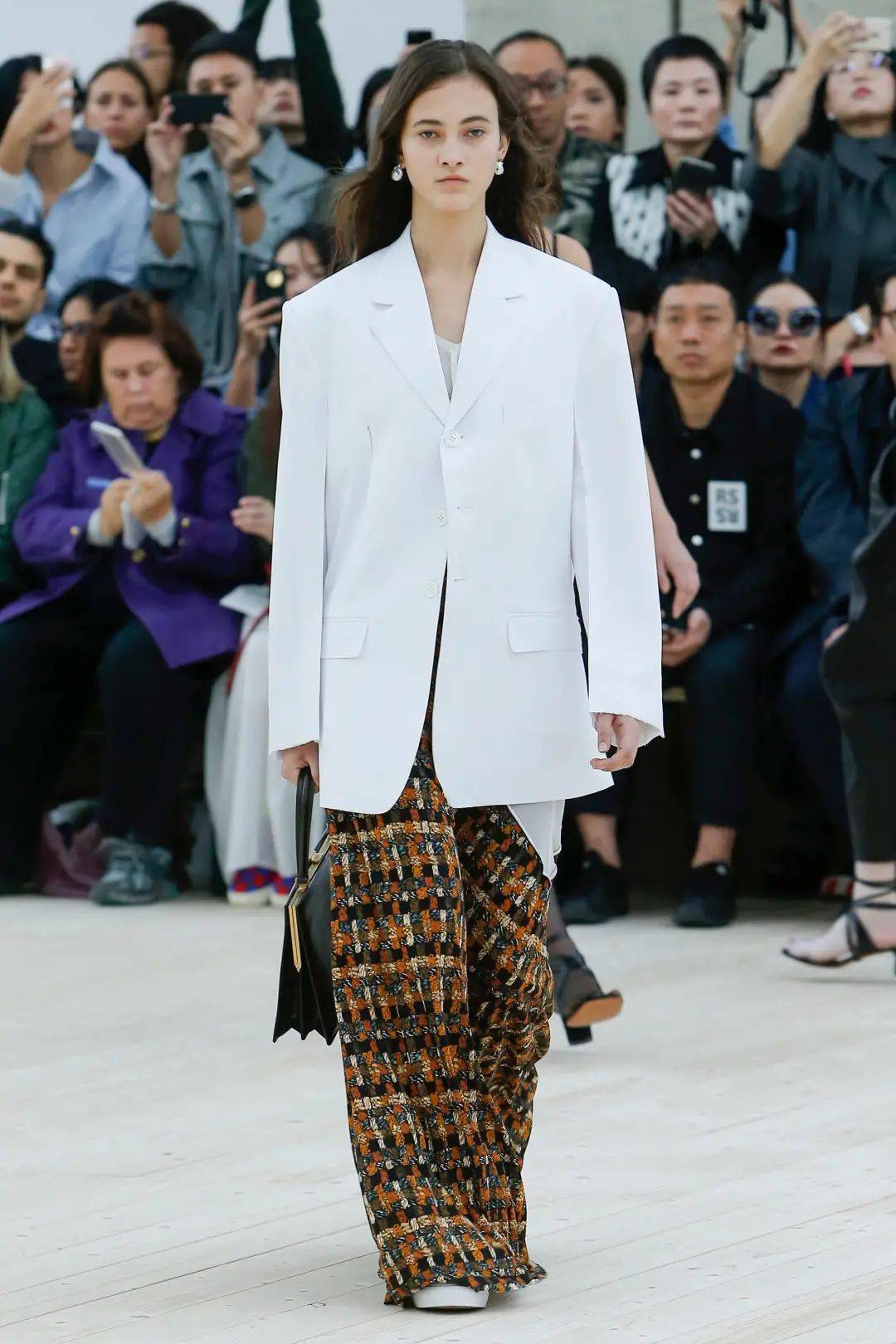 品牌 BV设计师离职,时尚圈再无“云朵包”