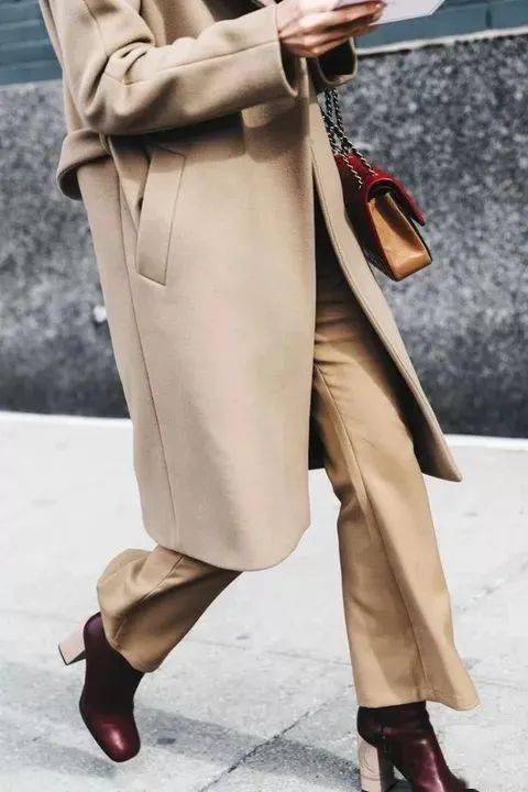 做工 一件双面呢大衣要好几万？凭什么这么贵？