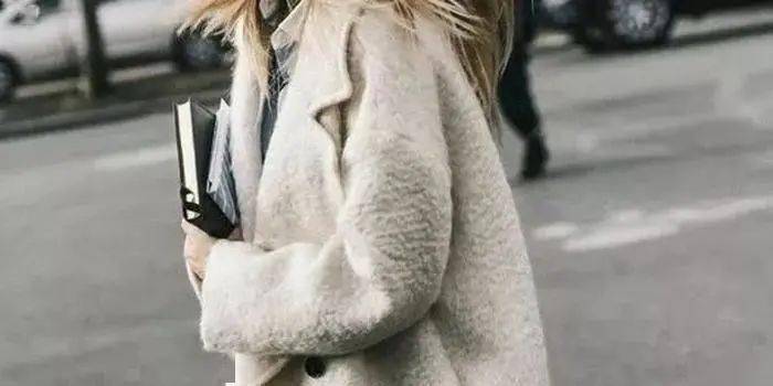 做工 一件双面呢大衣要好几万？凭什么这么贵？