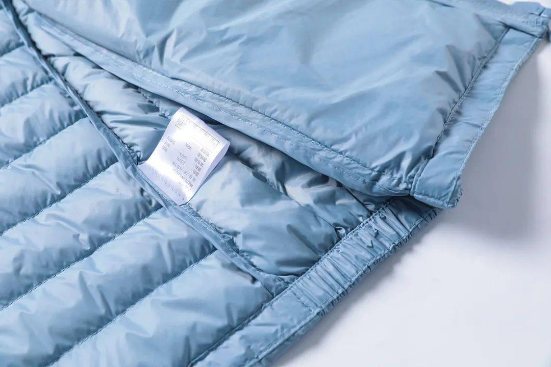经典有你整个秋冬都暖暖的，时髦又显瘦轻薄羽绒服，百元穿出“千元”档次