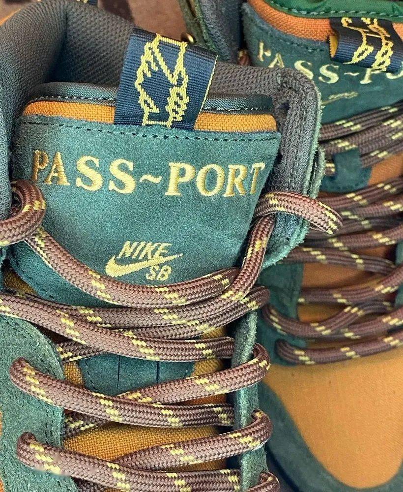 Nike 割韭菜配色 ！？新联名 Nike SB Dunk Hi 实物曝光！