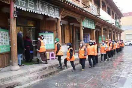 劳动者|这里的环卫工人可享免费早餐