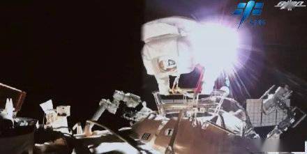 两次飞向太空，王亚平“复刻”了她的辉煌