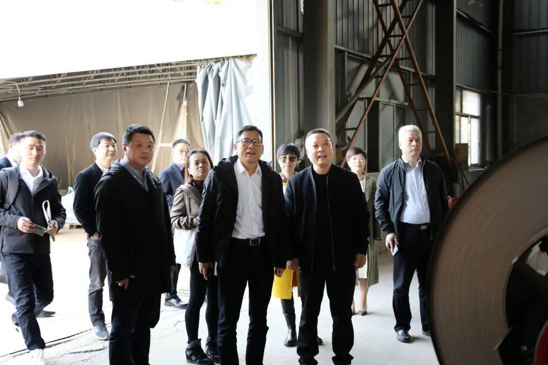 姚文华副区长调研鸬鸟镇工业用地有机更新工作
