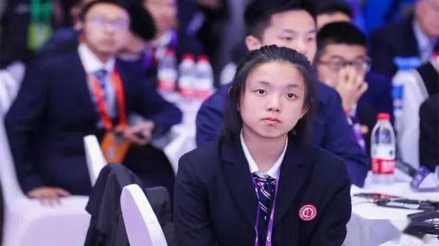 15岁高一女生解开世界性难题，婉拒央视采访：别让我妈看到